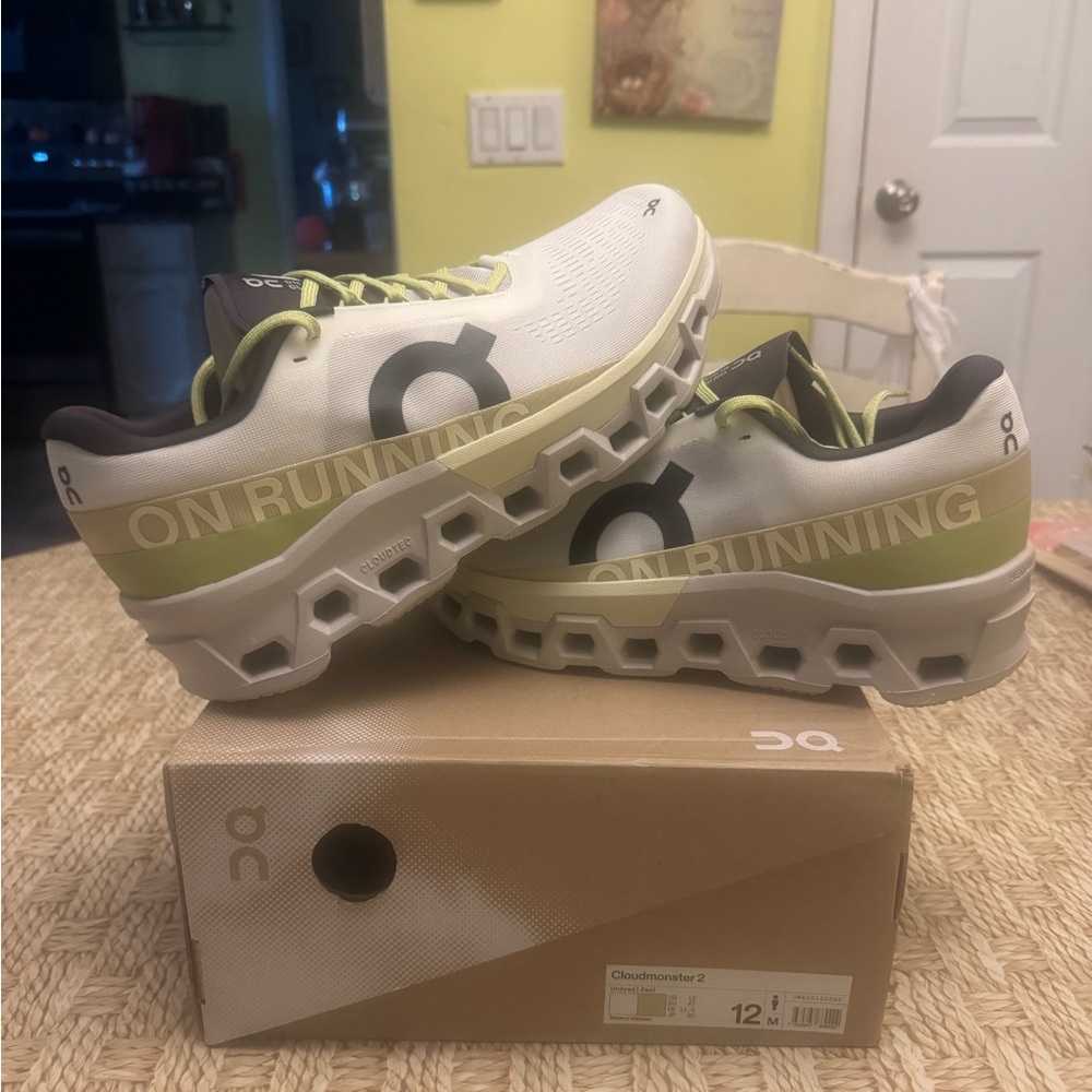 On cloud Monster 2 sz 12 mens New in box